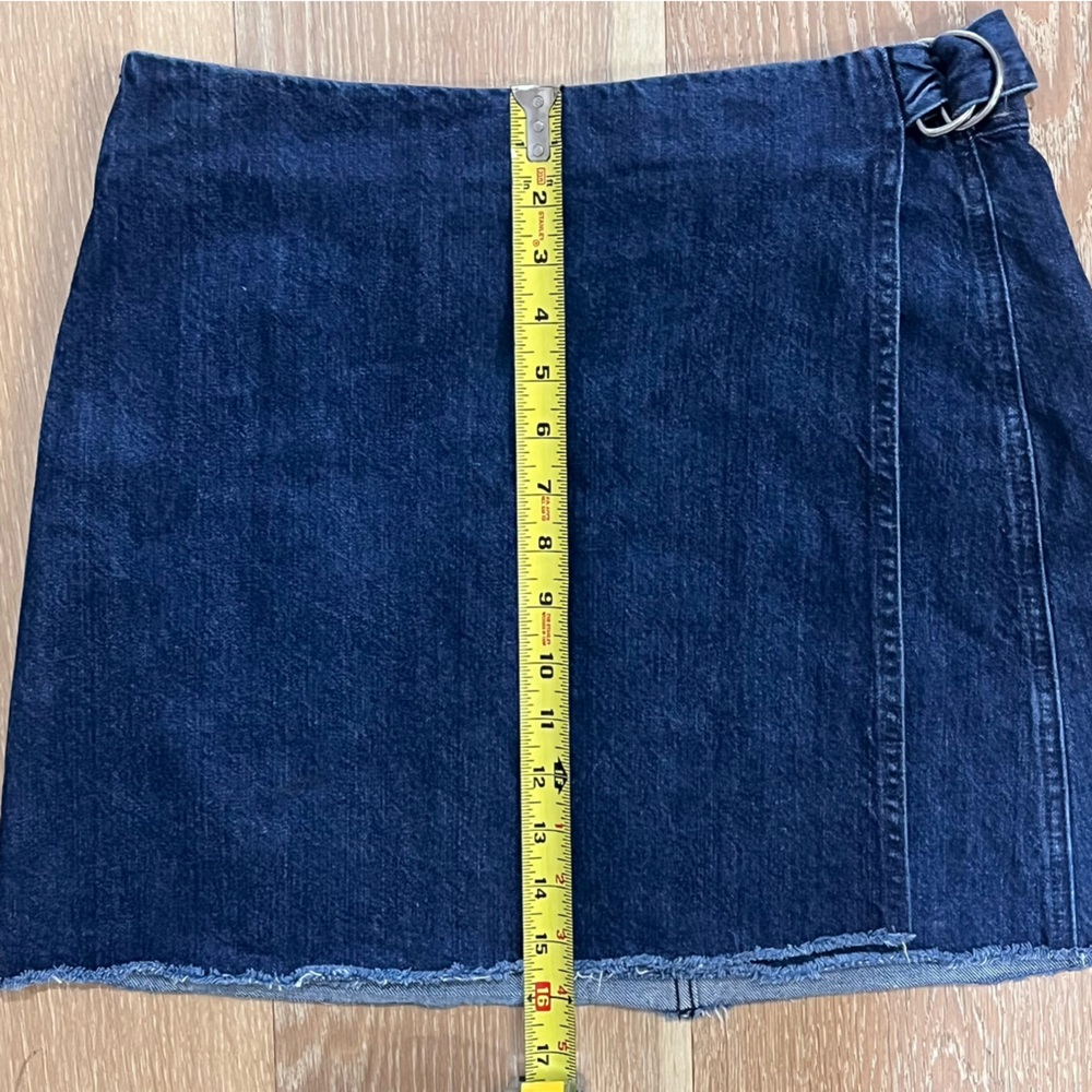 Madewell Denim Raw-Hem Mini Wrap Skirt in Smithe wash - Picture 9 of 10